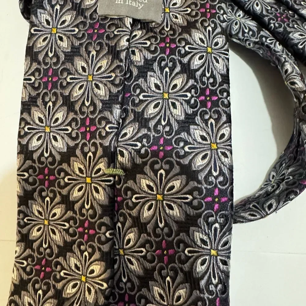Oak Hill Premium 100% silk tie